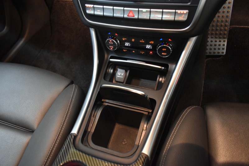 メルセデスベンツ GLA GLA220 4M ﾚｻﾞｰｴｸｽｸﾙｰｼﾌﾞﾌﾟﾚﾐｱﾑP  ﾚｰﾀﾞｰｾｰﾌﾃｨP 後期型 184馬力 4WD ﾊﾟﾉﾗﾏｻﾝﾙｰﾌ ﾋｰﾀｰ黒革 ﾃﾞｨｽﾄﾛ ﾌﾞﾗｲﾝﾄﾞｽﾎﾟｯﾄ 専用18AW&ﾊﾞﾝﾊﾟｰ 駐車支援 ｷｰGO ﾊｰﾏﾝｶｰﾄﾞﾝ PTS ﾌｯﾄｹﾞｰﾄ 地ﾃﾞｼﾞBｶﾒﾗ 2年保証