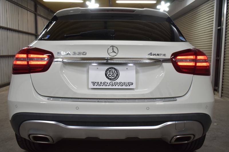 メルセデスベンツ GLA GLA220 4M ﾚｻﾞｰｴｸｽｸﾙｰｼﾌﾞﾌﾟﾚﾐｱﾑP  ﾚｰﾀﾞｰｾｰﾌﾃｨP 後期型 184馬力 4WD ﾊﾟﾉﾗﾏｻﾝﾙｰﾌ ﾋｰﾀｰ黒革 ﾃﾞｨｽﾄﾛ ﾌﾞﾗｲﾝﾄﾞｽﾎﾟｯﾄ 専用18AW&ﾊﾞﾝﾊﾟｰ 駐車支援 ｷｰGO ﾊｰﾏﾝｶｰﾄﾞﾝ PTS ﾌｯﾄｹﾞｰﾄ 地ﾃﾞｼﾞBｶﾒﾗ 2年保証