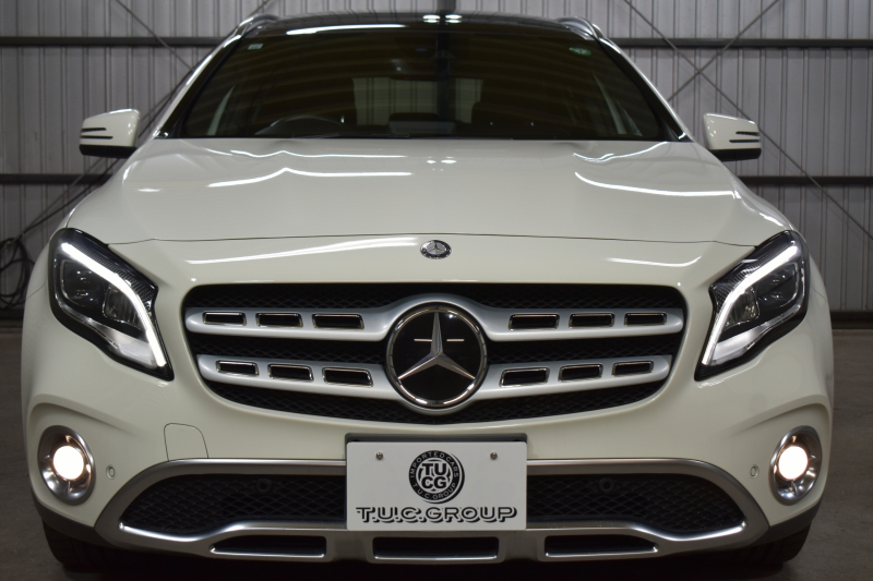 メルセデスベンツ GLA GLA220 4M ﾚｻﾞｰｴｸｽｸﾙｰｼﾌﾞﾌﾟﾚﾐｱﾑP  ﾚｰﾀﾞｰｾｰﾌﾃｨP 後期型 184馬力 4WD ﾊﾟﾉﾗﾏｻﾝﾙｰﾌ ﾋｰﾀｰ黒革 ﾃﾞｨｽﾄﾛ ﾌﾞﾗｲﾝﾄﾞｽﾎﾟｯﾄ 専用18AW&ﾊﾞﾝﾊﾟｰ 駐車支援 ｷｰGO ﾊｰﾏﾝｶｰﾄﾞﾝ PTS ﾌｯﾄｹﾞｰﾄ 地ﾃﾞｼﾞBｶﾒﾗ 2年保証