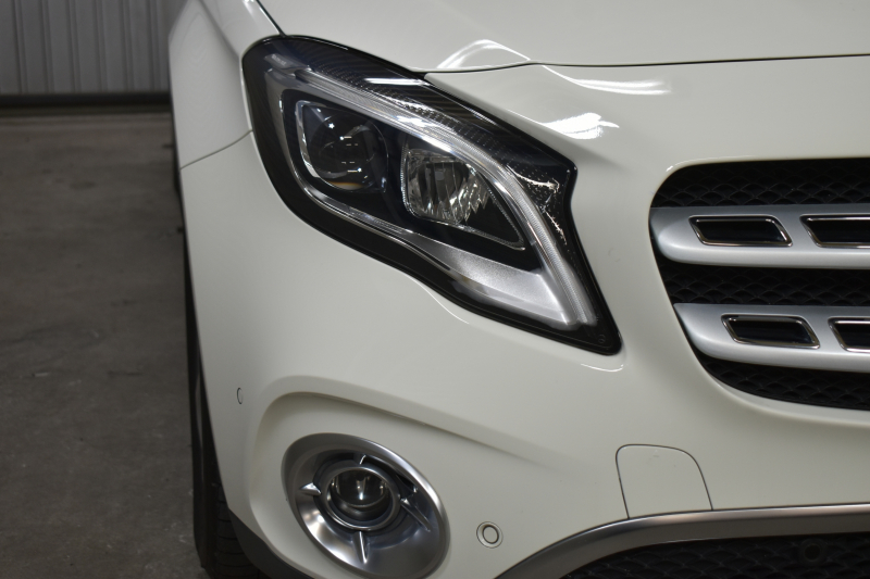 メルセデスベンツ GLA GLA220 4M ﾚｻﾞｰｴｸｽｸﾙｰｼﾌﾞﾌﾟﾚﾐｱﾑP  ﾚｰﾀﾞｰｾｰﾌﾃｨP 後期型 184馬力 4WD ﾊﾟﾉﾗﾏｻﾝﾙｰﾌ ﾋｰﾀｰ黒革 ﾃﾞｨｽﾄﾛ ﾌﾞﾗｲﾝﾄﾞｽﾎﾟｯﾄ 専用18AW&ﾊﾞﾝﾊﾟｰ 駐車支援 ｷｰGO ﾊｰﾏﾝｶｰﾄﾞﾝ PTS ﾌｯﾄｹﾞｰﾄ 地ﾃﾞｼﾞBｶﾒﾗ 2年保証