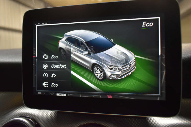 メルセデスベンツ GLA GLA220 4M ﾚｻﾞｰｴｸｽｸﾙｰｼﾌﾞﾌﾟﾚﾐｱﾑP  ﾚｰﾀﾞｰｾｰﾌﾃｨP 後期型 184馬力 4WD ﾊﾟﾉﾗﾏｻﾝﾙｰﾌ ﾋｰﾀｰ黒革 ﾃﾞｨｽﾄﾛ ﾌﾞﾗｲﾝﾄﾞｽﾎﾟｯﾄ 専用18AW&ﾊﾞﾝﾊﾟｰ 駐車支援 ｷｰGO ﾊｰﾏﾝｶｰﾄﾞﾝ PTS ﾌｯﾄｹﾞｰﾄ 地ﾃﾞｼﾞBｶﾒﾗ 2年保証