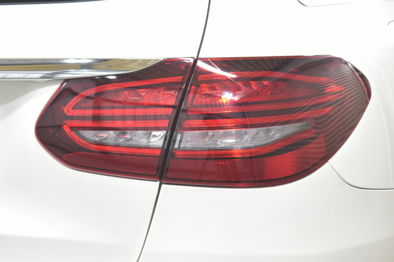メルセデスベンツ Cクラス C200ﾜｺﾞﾝ AVG AMGﾗｲﾝ ﾚｰﾀﾞｰｾｰﾌﾃｨP 後期 ﾊﾟﾉﾗﾏｻﾝﾙｰﾌ AMGｴｱﾛ18AW ｴｱｻｽ 革 ﾃﾞｨｽﾄﾛﾆｯｸ ﾌﾞﾗｲﾝﾄﾞｽﾎﾟｯﾄ ﾚｰﾝｷｰﾌﾟ ﾅﾋﾞTV ﾊﾞｯｸｶﾒﾗ ｵｰﾄﾃｰﾙｹﾞｰﾄ ｷｰﾚｽｺﾞｰ 2年保証