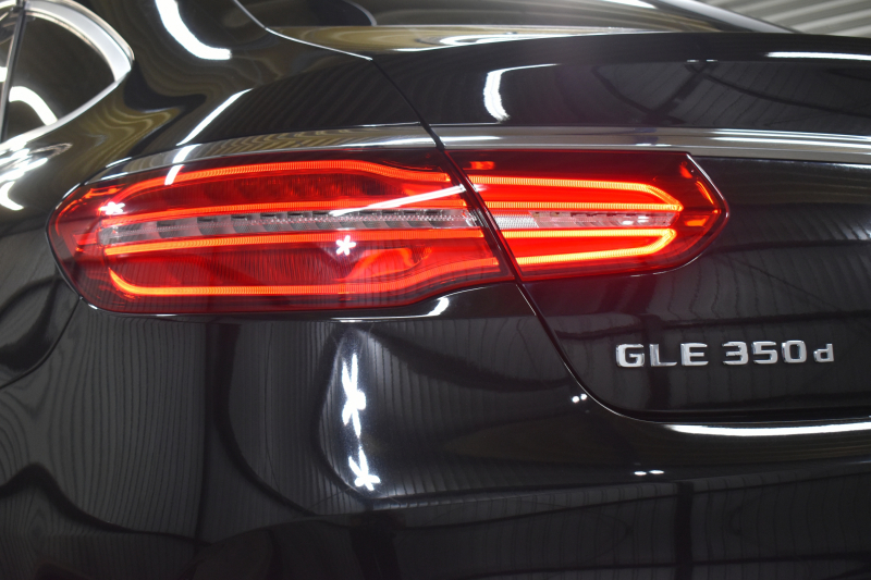 メルセデスベンツ GLE GLE350d 4ﾏﾁｯｸ ｽﾎﾟｰﾂ ﾚｰﾀﾞｰP 3.0ℓV型6気筒ﾀｰﾎﾞ 全席ﾋｰﾀｰ黒革 ﾊﾟﾉﾗﾏｻﾝﾙｰﾌ ﾊｰﾏﾝｶｰﾄﾞﾝ ﾃﾞｨｽﾄﾛ ﾌﾞﾗｲﾝﾄﾞｽﾎﾟｯﾄ ﾚｰﾝｷｰﾌﾟ AMGｴｱﾛ20AW ｻｲﾄﾞﾗﾝﾆﾝｸﾞﾎﾞｰﾄﾞ地ﾃﾞｼﾞﾅﾋﾞ360ｶﾒﾗ ﾊﾟｰｸﾄﾛ 2年保証