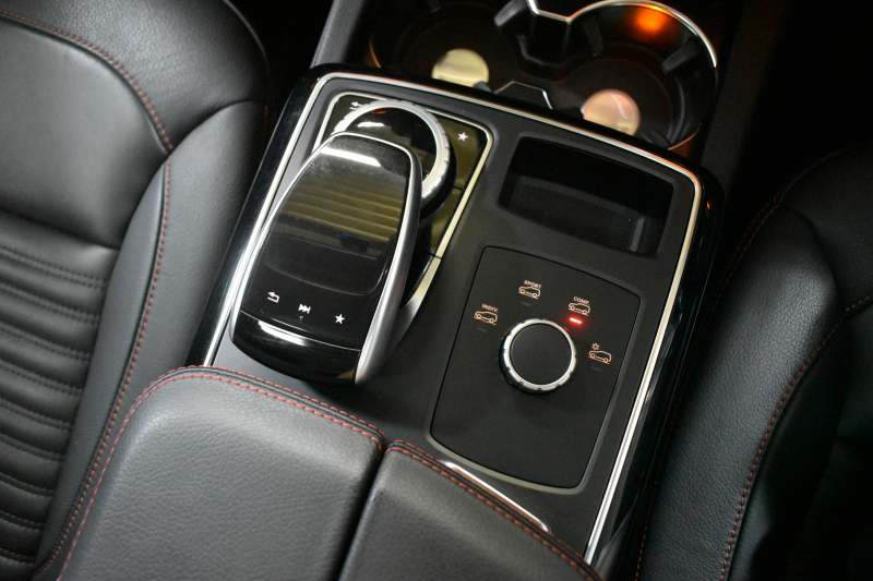 メルセデスベンツ GLE GLE350d 4ﾏﾁｯｸ ｽﾎﾟｰﾂ ﾚｰﾀﾞｰP 3.0ℓV型6気筒ﾀｰﾎﾞ 全席ﾋｰﾀｰ黒革 ﾊﾟﾉﾗﾏｻﾝﾙｰﾌ ﾊｰﾏﾝｶｰﾄﾞﾝ ﾃﾞｨｽﾄﾛ ﾌﾞﾗｲﾝﾄﾞｽﾎﾟｯﾄ ﾚｰﾝｷｰﾌﾟ AMGｴｱﾛ20AW ｻｲﾄﾞﾗﾝﾆﾝｸﾞﾎﾞｰﾄﾞ地ﾃﾞｼﾞﾅﾋﾞ360ｶﾒﾗ ﾊﾟｰｸﾄﾛ 2年保証