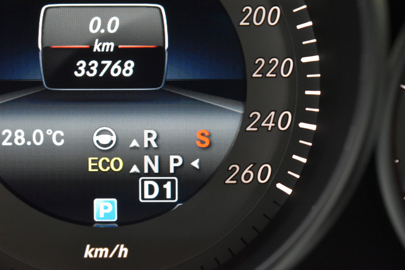 メルセデスベンツ Eクラス E300 ｱﾊﾞﾝｷﾞｬﾙﾄﾞ AMGｽﾎﾟｰﾂP ﾚｰﾀﾞｰｾｰﾌﾃｨP  直噴V6Eg 252馬力 全席ﾋｰﾀｰ黒革 ﾃﾞｨｽﾄﾛﾆｯｸﾌﾟﾗｽ ﾌﾞﾗｲﾝﾄﾞｽﾎﾟｯﾄ ﾚｰﾝｷｰﾌﾟ ｷｰﾚｽGo 地ﾃﾞｼﾞ360ｶﾒﾗ 2年保証