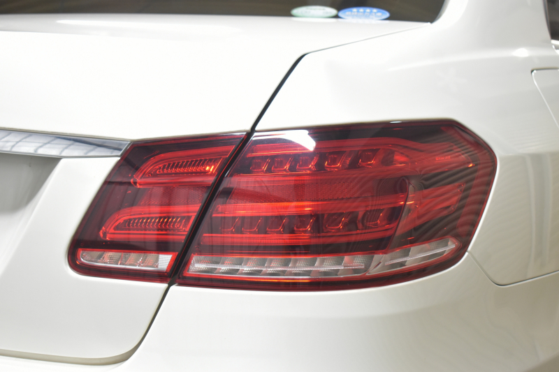 メルセデスベンツ Eクラス E300 ｱﾊﾞﾝｷﾞｬﾙﾄﾞ AMGｽﾎﾟｰﾂP ﾚｰﾀﾞｰｾｰﾌﾃｨP  直噴V6Eg 252馬力 全席ﾋｰﾀｰ黒革 ﾃﾞｨｽﾄﾛﾆｯｸﾌﾟﾗｽ ﾌﾞﾗｲﾝﾄﾞｽﾎﾟｯﾄ ﾚｰﾝｷｰﾌﾟ ｷｰﾚｽGo 地ﾃﾞｼﾞ360ｶﾒﾗ 2年保証