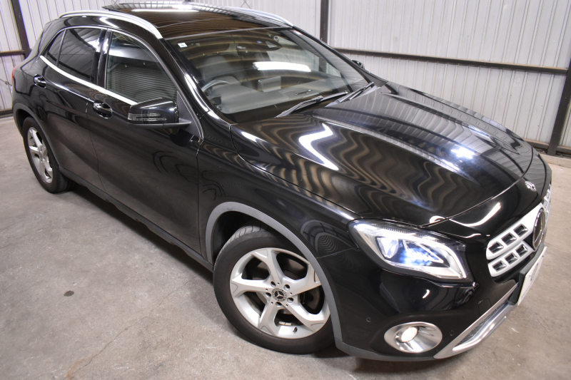メルセデスベンツ GLA GLA220 4ﾏﾁｯｸ ﾌﾟﾚﾐｱﾑP  ﾚｰﾀﾞｰｾｰﾌﾃｨP 後期  4WD ﾊﾟﾉﾗﾏｻﾝﾙｰﾌ ﾊｰﾏﾝｶｰﾄﾞﾝｻｳﾝﾄﾞ ﾏﾙﾁｶﾗｰｱﾝﾋﾞｴﾝﾄ 革 ﾅﾋﾞTV ﾃﾞｨｽﾄﾛ ﾌﾞﾗｲﾝﾄﾞS ﾚｰﾝｷｰﾌﾟ ﾌｯﾄｹﾞｰﾄ ﾊﾞｯｸｶﾒﾗ ｷｰﾚｽｺﾞｰ 2年保証
