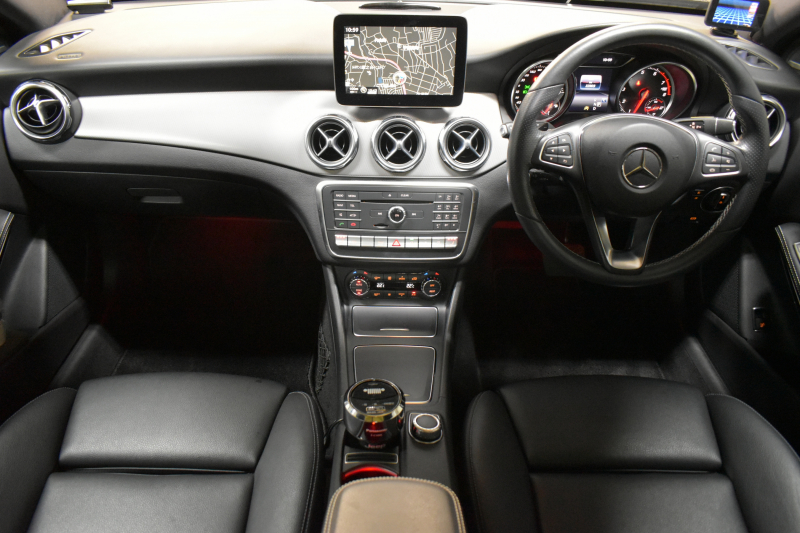 メルセデスベンツ GLA GLA220 4ﾏﾁｯｸ ﾌﾟﾚﾐｱﾑP  ﾚｰﾀﾞｰｾｰﾌﾃｨP 後期  4WD ﾊﾟﾉﾗﾏｻﾝﾙｰﾌ ﾊｰﾏﾝｶｰﾄﾞﾝｻｳﾝﾄﾞ ﾏﾙﾁｶﾗｰｱﾝﾋﾞｴﾝﾄ 革 ﾅﾋﾞTV ﾃﾞｨｽﾄﾛ ﾌﾞﾗｲﾝﾄﾞS ﾚｰﾝｷｰﾌﾟ ﾌｯﾄｹﾞｰﾄ ﾊﾞｯｸｶﾒﾗ ｷｰﾚｽｺﾞｰ 2年保証