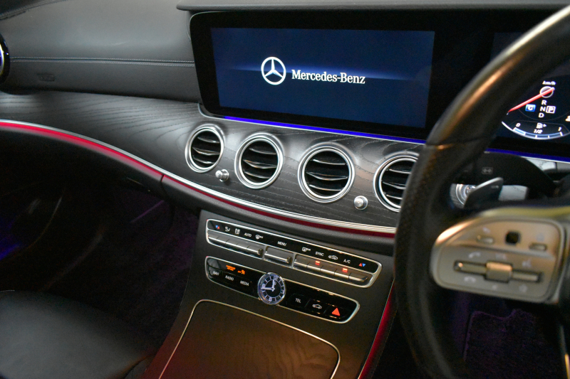 メルセデスベンツ Eクラス E300 ｱﾊﾞﾝｷﾞｬﾙﾄﾞｽﾎﾟｰﾂ ｴｸｽｸﾙｰｼﾌﾞﾚｰﾀﾞｰｾｰﾌﾃｨP 中期型 1ｵｰﾅ 高出力258馬力 ｻﾝﾙｰﾌ 全席ﾋｰﾀｰ黒革 ﾌﾞﾙﾒｽﾀｰ ﾍｯﾄﾞｱｯﾌﾟD ｴｱﾊﾞﾗﾝｽP ﾃﾞｨｽﾄﾛﾆｯｸ ﾌﾞﾗｲﾝﾄﾞS AMGｴｱﾛ19AW ﾌｯﾄｹﾞｰﾄ ﾅﾋﾞTV 360ｶﾒﾗ ｷｰﾚｽｺﾞｰ 2年保証