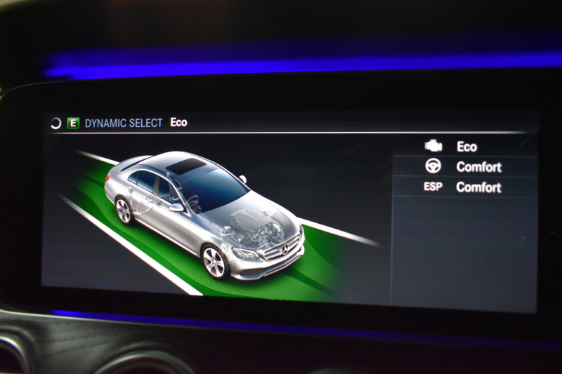 メルセデスベンツ Eクラス E300 ｱﾊﾞﾝｷﾞｬﾙﾄﾞｽﾎﾟｰﾂ ｴｸｽｸﾙｰｼﾌﾞﾚｰﾀﾞｰｾｰﾌﾃｨP 中期型 1ｵｰﾅ 高出力258馬力 ｻﾝﾙｰﾌ 全席ﾋｰﾀｰ黒革 ﾌﾞﾙﾒｽﾀｰ ﾍｯﾄﾞｱｯﾌﾟD ｴｱﾊﾞﾗﾝｽP ﾃﾞｨｽﾄﾛﾆｯｸ ﾌﾞﾗｲﾝﾄﾞS AMGｴｱﾛ19AW ﾌｯﾄｹﾞｰﾄ ﾅﾋﾞTV 360ｶﾒﾗ ｷｰﾚｽｺﾞｰ 2年保証