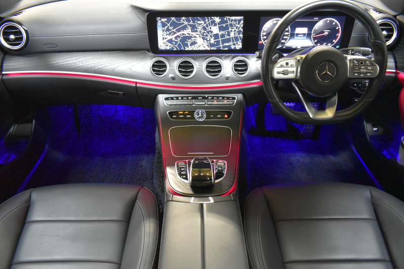 メルセデスベンツ Eクラス E300 ｱﾊﾞﾝｷﾞｬﾙﾄﾞｽﾎﾟｰﾂ ｴｸｽｸﾙｰｼﾌﾞﾚｰﾀﾞｰｾｰﾌﾃｨP 中期型 1ｵｰﾅ 高出力258馬力 ｻﾝﾙｰﾌ 全席ﾋｰﾀｰ黒革 ﾌﾞﾙﾒｽﾀｰ ﾍｯﾄﾞｱｯﾌﾟD ｴｱﾊﾞﾗﾝｽP ﾃﾞｨｽﾄﾛﾆｯｸ ﾌﾞﾗｲﾝﾄﾞS AMGｴｱﾛ19AW ﾌｯﾄｹﾞｰﾄ ﾅﾋﾞTV 360ｶﾒﾗ ｷｰﾚｽｺﾞｰ 2年保証