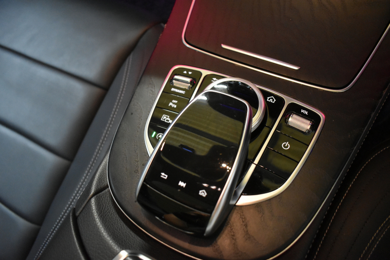 メルセデスベンツ Eクラス E300 ｱﾊﾞﾝｷﾞｬﾙﾄﾞｽﾎﾟｰﾂ ｴｸｽｸﾙｰｼﾌﾞﾚｰﾀﾞｰｾｰﾌﾃｨP 中期型 1ｵｰﾅ 高出力258馬力 ｻﾝﾙｰﾌ 全席ﾋｰﾀｰ黒革 ﾌﾞﾙﾒｽﾀｰ ﾍｯﾄﾞｱｯﾌﾟD ｴｱﾊﾞﾗﾝｽP ﾃﾞｨｽﾄﾛﾆｯｸ ﾌﾞﾗｲﾝﾄﾞS AMGｴｱﾛ19AW ﾌｯﾄｹﾞｰﾄ ﾅﾋﾞTV 360ｶﾒﾗ ｷｰﾚｽｺﾞｰ 2年保証