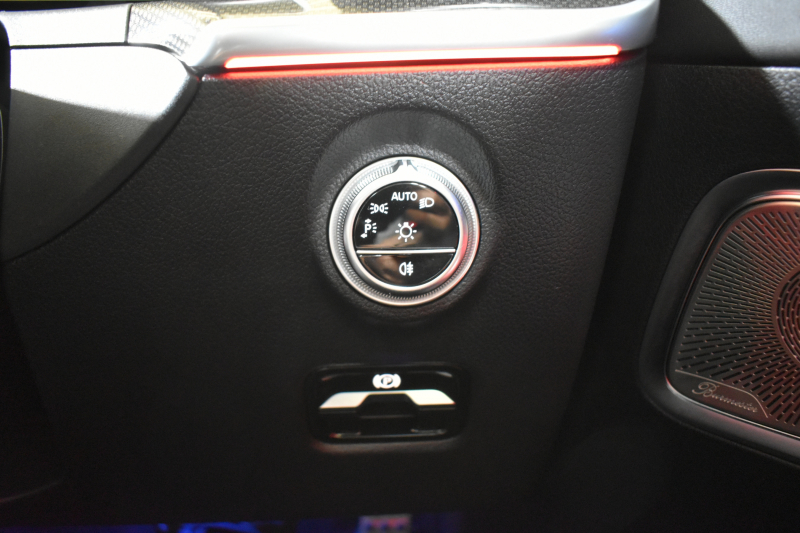 AMG Cクラス C43 4M BSG搭載ﾓﾃﾞﾙ  ﾊﾟﾉﾗﾏｻﾝﾙｰﾌ ﾘｱｱｸｽﾙｽﾃｱﾘﾝｸﾞ 革 MBUXARﾅﾋﾞTV ﾌﾞﾙﾒS HUD AMGｴｱﾛ19AW ﾃﾞｨｽﾄﾛﾆｯｸ ﾜｲﾔﾚｽﾁｬｰｼﾞ 360ｶﾒﾗ ｵｰﾄﾃｰﾙｹﾞｰﾄ 2年保証