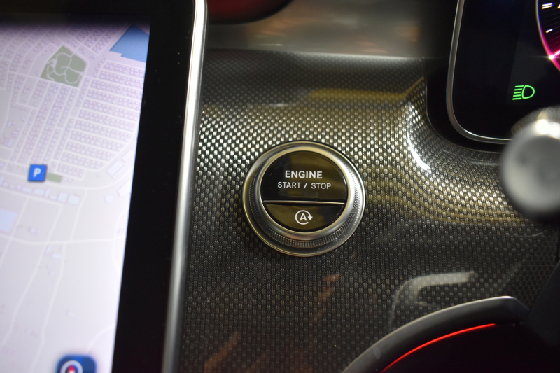AMG Cクラス C43 4M BSG搭載ﾓﾃﾞﾙ  ﾊﾟﾉﾗﾏｻﾝﾙｰﾌ ﾘｱｱｸｽﾙｽﾃｱﾘﾝｸﾞ 革 MBUXARﾅﾋﾞTV ﾌﾞﾙﾒS HUD AMGｴｱﾛ19AW ﾃﾞｨｽﾄﾛﾆｯｸ ﾜｲﾔﾚｽﾁｬｰｼﾞ 360ｶﾒﾗ ｵｰﾄﾃｰﾙｹﾞｰﾄ 2年保証