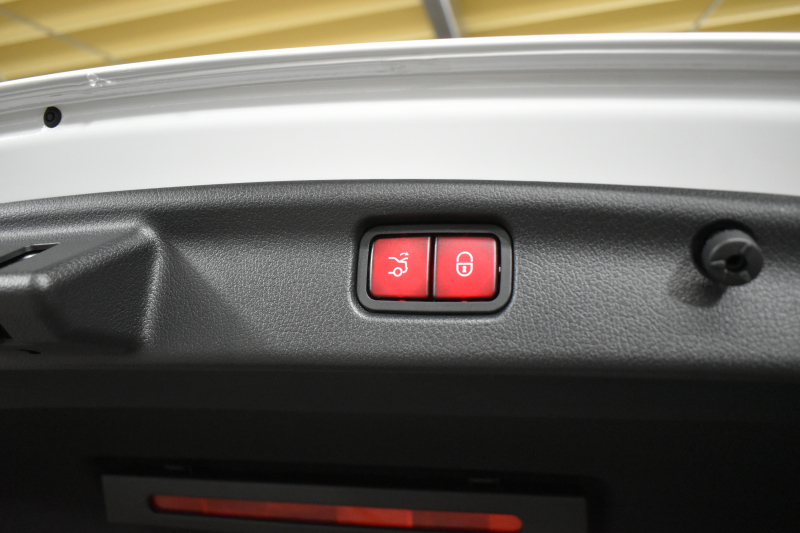 AMG Cクラス C43 4M BSG搭載ﾓﾃﾞﾙ  ﾊﾟﾉﾗﾏｻﾝﾙｰﾌ ﾘｱｱｸｽﾙｽﾃｱﾘﾝｸﾞ 革 MBUXARﾅﾋﾞTV ﾌﾞﾙﾒS HUD AMGｴｱﾛ19AW ﾃﾞｨｽﾄﾛﾆｯｸ ﾜｲﾔﾚｽﾁｬｰｼﾞ 360ｶﾒﾗ ｵｰﾄﾃｰﾙｹﾞｰﾄ 2年保証