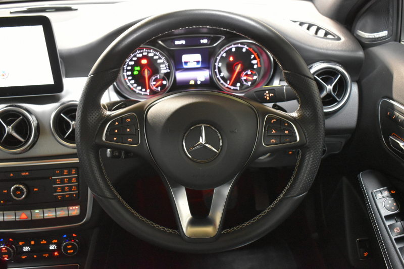 メルセデスベンツ GLA GLA220 4ﾏﾁｯｸ ﾌﾟﾚﾐｱﾑP  ﾚｰﾀﾞｰｾｰﾌﾃｨP   4WD ﾊﾟﾉﾗﾏｻﾝﾙｰﾌ ﾊｰﾏﾝｶｰﾄﾞﾝｻｳﾝﾄﾞ ﾏﾙﾁｶﾗｰｱﾝﾋﾞｴﾝﾄ 革 ﾅﾋﾞTV ﾃﾞｨｽﾄﾛ ﾌﾞﾗｲﾝﾄﾞS ﾚｰﾝｷｰﾌﾟ ﾌｯﾄｹﾞｰﾄ ﾊﾞｯｸｶﾒﾗ ｷｰﾚｽｺﾞｰ 2年保証