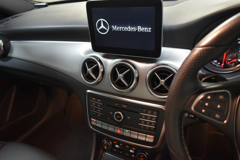 メルセデスベンツ GLA GLA220 4ﾏﾁｯｸ ﾌﾟﾚﾐｱﾑP  ﾚｰﾀﾞｰｾｰﾌﾃｨP   4WD ﾊﾟﾉﾗﾏｻﾝﾙｰﾌ ﾊｰﾏﾝｶｰﾄﾞﾝｻｳﾝﾄﾞ ﾏﾙﾁｶﾗｰｱﾝﾋﾞｴﾝﾄ 革 ﾅﾋﾞTV ﾃﾞｨｽﾄﾛ ﾌﾞﾗｲﾝﾄﾞS ﾚｰﾝｷｰﾌﾟ ﾌｯﾄｹﾞｰﾄ ﾊﾞｯｸｶﾒﾗ ｷｰﾚｽｺﾞｰ 2年保証