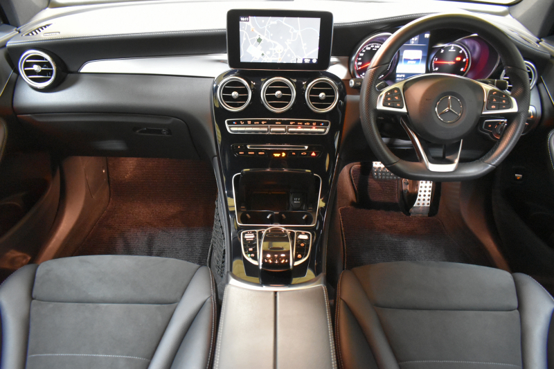 メルセデスベンツ GLC GLC220d 4ﾏﾁｯｸ ｽﾎﾟｰﾂ ﾚｰﾀﾞｰｾｰﾌﾃｨP 1ｵｰﾅ LEDﾍｯﾄﾞﾗｲﾄ 全席ﾋｰﾀｰ半革 HUD ﾃﾞｨｽﾄﾛﾆｯｸ ﾌﾞﾗｲﾝﾄﾞｽﾎﾟｯﾄ 360度ｶﾒﾗ HDDﾅﾋﾞTV ｽﾏｰﾄｷｰ 電動ﾘｱｹﾞｰﾄ ﾌｯﾄﾗﾝｸｵｰﾌﾟﾅｰ ｱﾝﾋﾞｴﾝﾄﾗｲﾄ AMGｴｱﾛ&19AW ｻｲﾄﾞﾗﾝﾆﾝｸﾞﾎﾞｰﾄﾞ2年保証