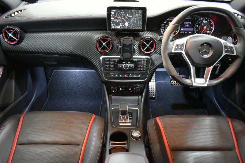 AMG Aクラス A45AMG 4ﾏﾁｯｸ ｴﾃﾞｨｼｮﾝ1 400台限定 ｾｰﾌﾃｨP 360馬力 ﾋｰﾀｰ黒革 AMGﾊﾟﾌｫｰﾏﾝｽｼｰﾄ&ｽﾃｱﾘﾝｸﾞﾃﾞｨｽﾄﾛ 専用ｴｱﾛ 専用ｲﾝﾃﾘｱ AMG19AW 赤ｷｬﾘﾊﾟｰ ﾌﾞﾗｲﾝﾄﾞｽﾎﾟｯﾄ CPA+ 地デジHDDﾅﾋﾞBｶﾒﾗ 2年保証