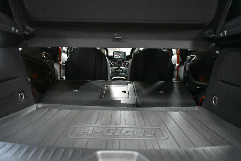 AMG Aクラス A45AMG 4ﾏﾁｯｸ ｴﾃﾞｨｼｮﾝ1 400台限定 ｾｰﾌﾃｨP 360馬力 ﾋｰﾀｰ黒革 AMGﾊﾟﾌｫｰﾏﾝｽｼｰﾄ&ｽﾃｱﾘﾝｸﾞﾃﾞｨｽﾄﾛ 専用ｴｱﾛ 専用ｲﾝﾃﾘｱ AMG19AW 赤ｷｬﾘﾊﾟｰ ﾌﾞﾗｲﾝﾄﾞｽﾎﾟｯﾄ CPA+ 地デジHDDﾅﾋﾞBｶﾒﾗ 2年保証