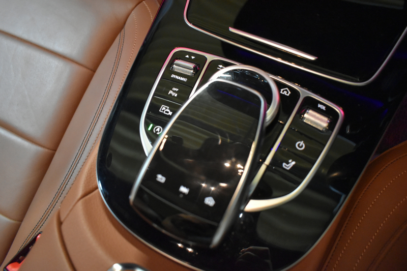 メルセデスベンツ Eクラス E220d ﾜｺﾞﾝ AVG AMGﾗｲﾝ ﾚｰﾀﾞｰSP ｴｸｽｸﾙｰｼﾌﾞP ﾊﾟﾉﾗﾏｻﾝﾙｰﾌ ﾌﾞﾙﾒｽﾀｰS 全席ﾋｰﾀｰ茶革 ﾃﾞｨｽﾄﾛ ﾌﾞﾗｲﾝﾄﾞS ﾚｰﾝﾁｪﾝｼﾞA ｷｰﾚｽGO AMGｴｱﾛ19AW 自動Fｹﾞｰﾄ 地ﾃﾞｼﾞ360ｶﾒ 2年保証