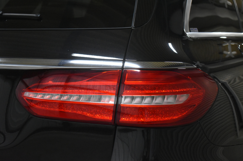 メルセデスベンツ Eクラス E220d ﾜｺﾞﾝ AVG AMGﾗｲﾝ ﾚｰﾀﾞｰSP ｴｸｽｸﾙｰｼﾌﾞP ﾊﾟﾉﾗﾏｻﾝﾙｰﾌ ﾌﾞﾙﾒｽﾀｰS 全席ﾋｰﾀｰ茶革 ﾃﾞｨｽﾄﾛ ﾌﾞﾗｲﾝﾄﾞS ﾚｰﾝﾁｪﾝｼﾞA ｷｰﾚｽGO AMGｴｱﾛ19AW 自動Fｹﾞｰﾄ 地ﾃﾞｼﾞ360ｶﾒ 2年保証