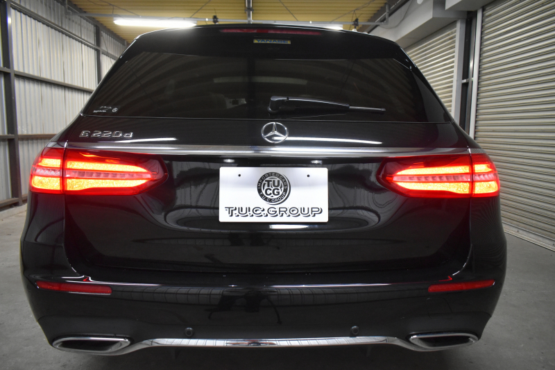 メルセデスベンツ Eクラス E220d ﾜｺﾞﾝ AVG AMGﾗｲﾝ ﾚｰﾀﾞｰSP ｴｸｽｸﾙｰｼﾌﾞP ﾊﾟﾉﾗﾏｻﾝﾙｰﾌ ﾌﾞﾙﾒｽﾀｰS 全席ﾋｰﾀｰ茶革 ﾃﾞｨｽﾄﾛ ﾌﾞﾗｲﾝﾄﾞS ﾚｰﾝﾁｪﾝｼﾞA ｷｰﾚｽGO AMGｴｱﾛ19AW 自動Fｹﾞｰﾄ 地ﾃﾞｼﾞ360ｶﾒ 2年保証