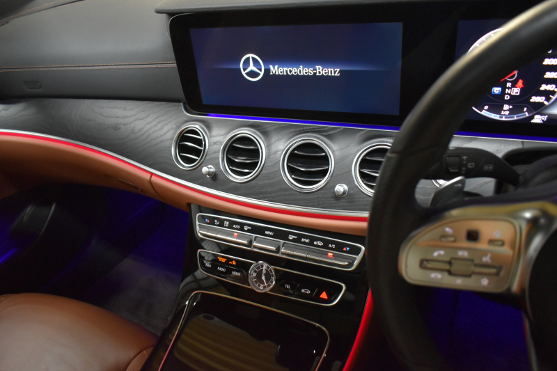 メルセデスベンツ Eクラス E220d ﾜｺﾞﾝ AVG AMGﾗｲﾝ ﾚｰﾀﾞｰSP ｴｸｽｸﾙｰｼﾌﾞP ﾊﾟﾉﾗﾏｻﾝﾙｰﾌ ﾌﾞﾙﾒｽﾀｰS 全席ﾋｰﾀｰ茶革 ﾃﾞｨｽﾄﾛ ﾌﾞﾗｲﾝﾄﾞS ﾚｰﾝﾁｪﾝｼﾞA ｷｰﾚｽGO AMGｴｱﾛ19AW 自動Fｹﾞｰﾄ 地ﾃﾞｼﾞ360ｶﾒ 2年保証
