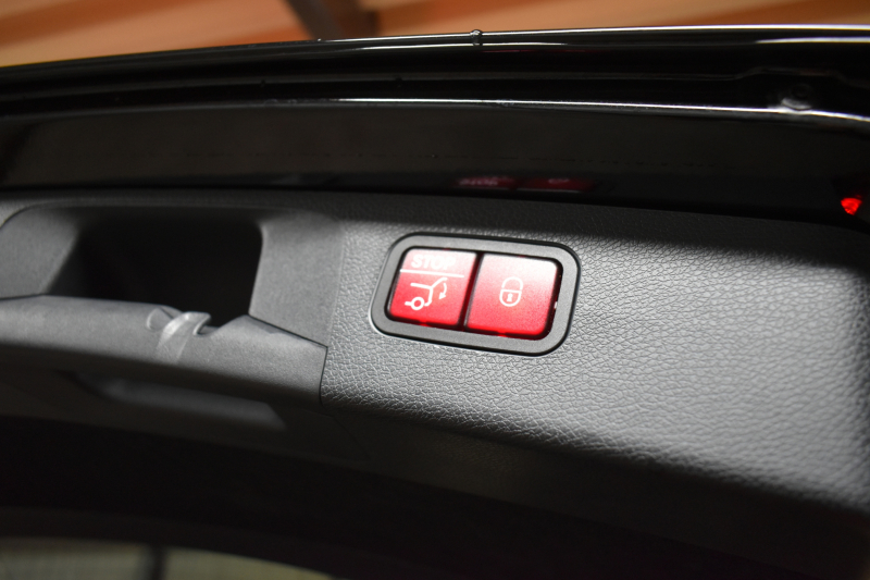 メルセデスベンツ Eクラス E220d ﾜｺﾞﾝ AVG AMGﾗｲﾝ ﾚｰﾀﾞｰSP ｴｸｽｸﾙｰｼﾌﾞP ﾊﾟﾉﾗﾏｻﾝﾙｰﾌ ﾌﾞﾙﾒｽﾀｰS 全席ﾋｰﾀｰ茶革 ﾃﾞｨｽﾄﾛ ﾌﾞﾗｲﾝﾄﾞS ﾚｰﾝﾁｪﾝｼﾞA ｷｰﾚｽGO AMGｴｱﾛ19AW 自動Fｹﾞｰﾄ 地ﾃﾞｼﾞ360ｶﾒ 2年保証