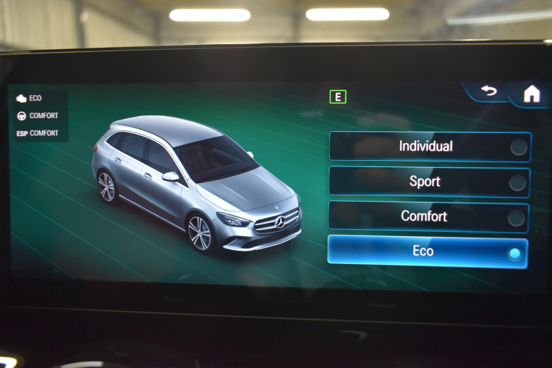 メルセデスベンツ Bクラス B180 AMGﾗｲﾝ AMGﾚｻﾞｰｴｸｽｸﾙｰｼﾌﾞP ｱﾄﾞﾊﾞﾝｽﾄﾞP ﾅﾋﾞｹﾞｰｼｮﾝP ﾚｰﾀﾞｰｾｰﾌﾃｨP ﾊﾟﾉﾗﾏｻﾝﾙｰﾌ 革 HUD 360ｶﾒﾗ ｱﾄﾞﾊﾞﾝｽﾄﾞｻｳﾝﾄﾞ AMGｴｱﾛ18AW ﾃﾞｨｽﾄﾛ ﾌﾞﾗｲﾝﾄﾞS ﾚｰﾝｷｰﾌﾟ MBUXﾅﾋﾞTV ﾌｯﾄｹﾞｰﾄ 2年保証