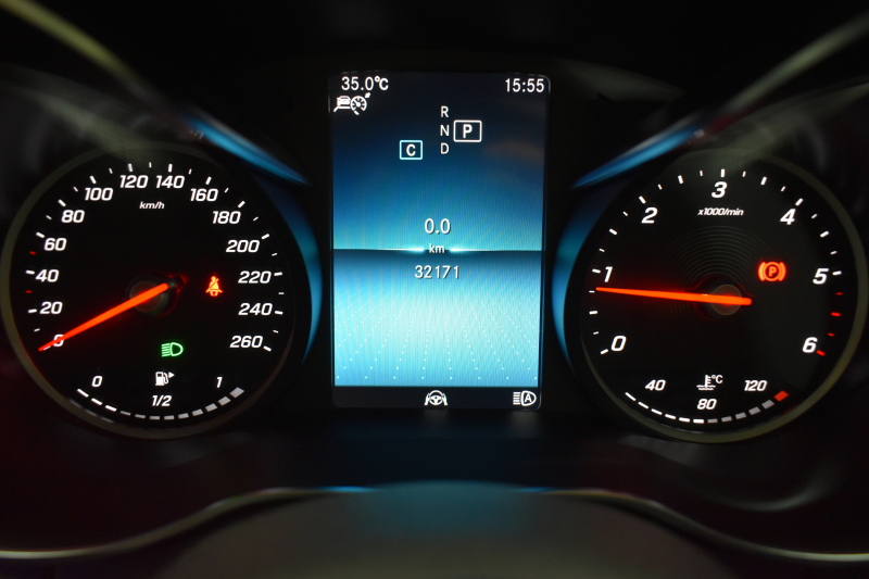 メルセデスベンツ Cクラス C220d AVG AMGﾗｲﾝ ﾚｰﾀﾞｰｾｰﾌﾃｨP 後期型  燃費18.9km  ﾋｰﾀｰ黒革 ﾃﾞｨｽﾄﾛ BSM Lﾁｪﾝｼﾞ 誤発進 AMGｴｱﾛ18AW  ｷｰﾚｽGO ﾊﾟｰｸﾄﾛ LEDﾍｯﾄﾞﾗｲﾄ ﾏﾙﾁｱﾝﾋﾞｴﾝﾄ 地ﾃﾞｼﾞﾅﾋﾞBｶﾒﾗ 2年保証