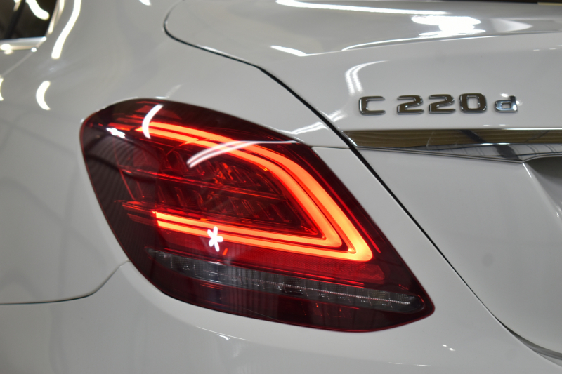 メルセデスベンツ Cクラス C220d AVG AMGﾗｲﾝ ﾚｰﾀﾞｰｾｰﾌﾃｨP 後期型  燃費18.9km  ﾋｰﾀｰ黒革 ﾃﾞｨｽﾄﾛ BSM Lﾁｪﾝｼﾞ 誤発進 AMGｴｱﾛ18AW  ｷｰﾚｽGO ﾊﾟｰｸﾄﾛ LEDﾍｯﾄﾞﾗｲﾄ ﾏﾙﾁｱﾝﾋﾞｴﾝﾄ 地ﾃﾞｼﾞﾅﾋﾞBｶﾒﾗ 2年保証