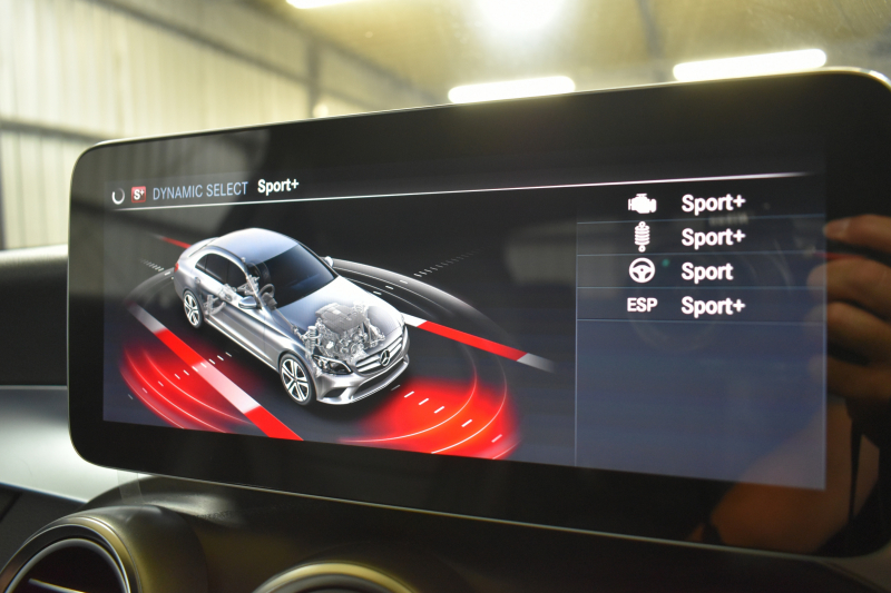 メルセデスベンツ Cクラス C220d AVG AMGﾗｲﾝ ﾚｰﾀﾞｰｾｰﾌﾃｨP 後期型  燃費18.9km  ﾋｰﾀｰ黒革 ﾃﾞｨｽﾄﾛ BSM Lﾁｪﾝｼﾞ 誤発進 AMGｴｱﾛ18AW  ｷｰﾚｽGO ﾊﾟｰｸﾄﾛ LEDﾍｯﾄﾞﾗｲﾄ ﾏﾙﾁｱﾝﾋﾞｴﾝﾄ 地ﾃﾞｼﾞﾅﾋﾞBｶﾒﾗ 2年保証
