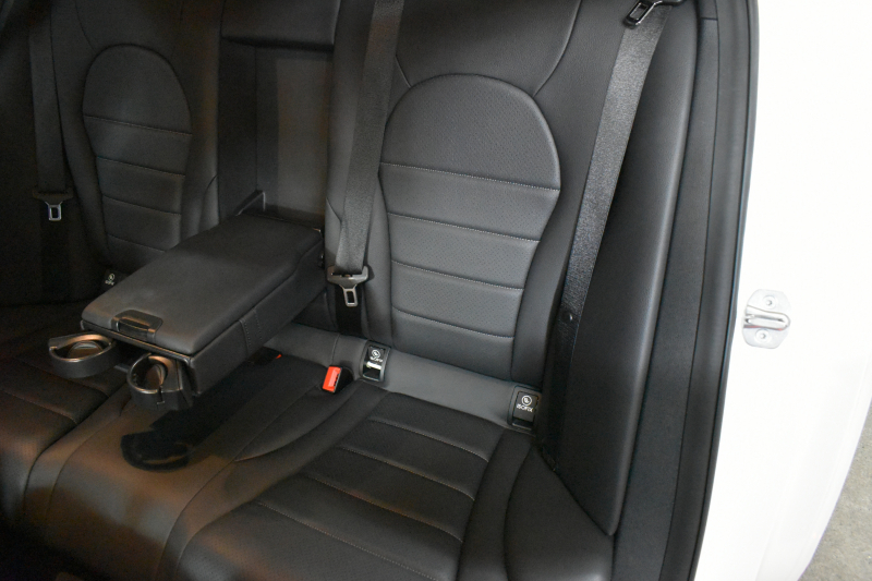 メルセデスベンツ Cクラス C220d AVG AMGﾗｲﾝ ﾚｰﾀﾞｰｾｰﾌﾃｨP 後期型  燃費18.9km  ﾋｰﾀｰ黒革 ﾃﾞｨｽﾄﾛ BSM Lﾁｪﾝｼﾞ 誤発進 AMGｴｱﾛ18AW  ｷｰﾚｽGO ﾊﾟｰｸﾄﾛ LEDﾍｯﾄﾞﾗｲﾄ ﾏﾙﾁｱﾝﾋﾞｴﾝﾄ 地ﾃﾞｼﾞﾅﾋﾞBｶﾒﾗ 2年保証