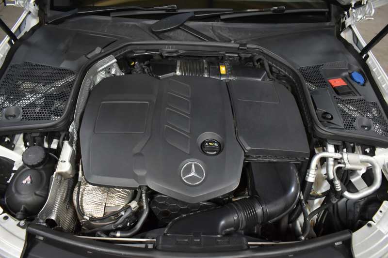 メルセデスベンツ Cクラス C220d AVG AMGﾗｲﾝ ﾚｰﾀﾞｰｾｰﾌﾃｨP 後期型  燃費18.9km  ﾋｰﾀｰ黒革 ﾃﾞｨｽﾄﾛ BSM Lﾁｪﾝｼﾞ 誤発進 AMGｴｱﾛ18AW  ｷｰﾚｽGO ﾊﾟｰｸﾄﾛ LEDﾍｯﾄﾞﾗｲﾄ ﾏﾙﾁｱﾝﾋﾞｴﾝﾄ 地ﾃﾞｼﾞﾅﾋﾞBｶﾒﾗ 2年保証