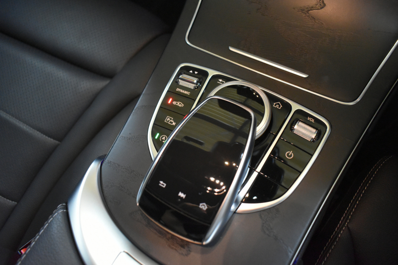 メルセデスベンツ Cクラス C220d AVG AMGﾗｲﾝ ﾚｰﾀﾞｰｾｰﾌﾃｨP 後期型  燃費18.9km  ﾋｰﾀｰ黒革 ﾃﾞｨｽﾄﾛ BSM Lﾁｪﾝｼﾞ 誤発進 AMGｴｱﾛ18AW  ｷｰﾚｽGO ﾊﾟｰｸﾄﾛ LEDﾍｯﾄﾞﾗｲﾄ ﾏﾙﾁｱﾝﾋﾞｴﾝﾄ 地ﾃﾞｼﾞﾅﾋﾞBｶﾒﾗ 2年保証