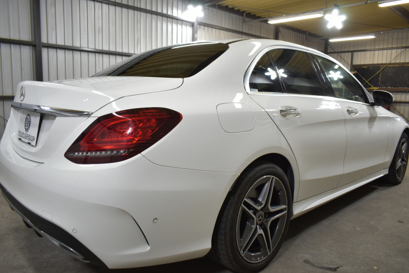 メルセデスベンツ Cクラス C220d AVG AMGﾗｲﾝ ﾚｰﾀﾞｰｾｰﾌﾃｨP 後期型  燃費18.9km  ﾋｰﾀｰ黒革 ﾃﾞｨｽﾄﾛ BSM Lﾁｪﾝｼﾞ 誤発進 AMGｴｱﾛ18AW  ｷｰﾚｽGO ﾊﾟｰｸﾄﾛ LEDﾍｯﾄﾞﾗｲﾄ ﾏﾙﾁｱﾝﾋﾞｴﾝﾄ 地ﾃﾞｼﾞﾅﾋﾞBｶﾒﾗ 2年保証