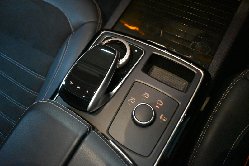 メルセデスベンツ GLE メルセデスベンツ GLE350d 4ﾏﾁｯｸ ｽﾎﾟｰﾂ ｵﾚﾝｼﾞｱｰﾄED ﾚｰﾀﾞｰP 3.0ℓV型6気筒ﾀｰﾎﾞ 全席ﾋｰﾀｰ半革 ﾊﾟﾉﾗﾏｻﾝﾙｰﾌ ﾊｰﾏﾝK ﾃﾞｨｽﾄﾛ Bｽﾎﾟｯﾄ ﾚｰﾝｷｰﾌﾟ AMGｴｱﾛ21AW ｻｲﾄﾞﾗﾝﾆﾝｸﾞﾎﾞｰﾄﾞ地ﾃﾞｼﾞﾅﾋﾞ360ｶﾒﾗ ﾊﾟｰｸﾄﾛ 2年保証