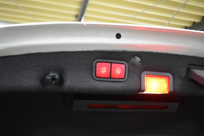 メルセデスベンツ Cクラス C220d ﾛｰﾚｳｽED ｽﾎﾟｰﾂﾌﾟﾗｽP ﾚｰﾀﾞｰｾｰﾌﾃｨP 後期 ﾋｰﾀｰ革 HUD ﾊﾞｯｸｶﾒﾗ 液晶ﾒｰﾀｰ ﾌｯﾄｹﾞｰﾄ ﾜｲﾔﾚｽC AMGｴｱﾛ18AW ﾃﾞｨｽﾄﾛ ﾌﾞﾗｲﾝﾄﾞS ﾅﾋﾞTV ｷｰﾚｽｺﾞｰ 2年保証
