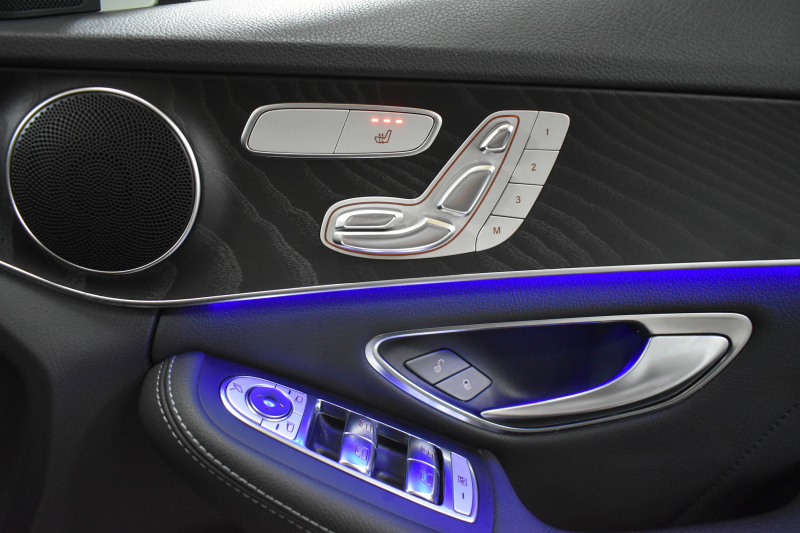 メルセデスベンツ Cクラス C220d ﾛｰﾚｳｽED ｽﾎﾟｰﾂﾌﾟﾗｽP ﾚｰﾀﾞｰｾｰﾌﾃｨP 後期 ﾋｰﾀｰ革 HUD ﾊﾞｯｸｶﾒﾗ 液晶ﾒｰﾀｰ ﾌｯﾄｹﾞｰﾄ ﾜｲﾔﾚｽC AMGｴｱﾛ18AW ﾃﾞｨｽﾄﾛ ﾌﾞﾗｲﾝﾄﾞS ﾅﾋﾞTV ｷｰﾚｽｺﾞｰ 2年保証