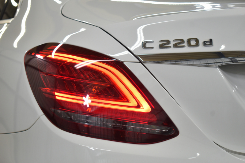 メルセデスベンツ Cクラス C220d ﾛｰﾚｳｽED ｽﾎﾟｰﾂﾌﾟﾗｽP ﾚｰﾀﾞｰｾｰﾌﾃｨP 後期 ﾋｰﾀｰ革 HUD ﾊﾞｯｸｶﾒﾗ 液晶ﾒｰﾀｰ ﾌｯﾄｹﾞｰﾄ ﾜｲﾔﾚｽC AMGｴｱﾛ18AW ﾃﾞｨｽﾄﾛ ﾌﾞﾗｲﾝﾄﾞS ﾅﾋﾞTV ｷｰﾚｽｺﾞｰ 2年保証