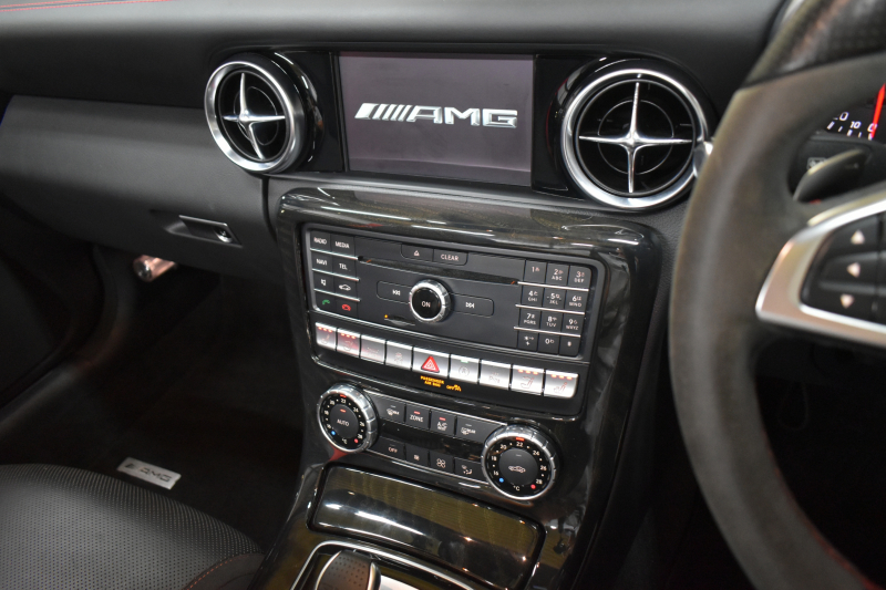 AMG SLC SLC43 ﾚｰﾀﾞｰｾｰﾌﾃｨP 367馬力 9速AT ﾏｼﾞｯｸｽｶｲﾙｰﾌ ﾋｰﾀｰ黒革 ｷｰﾚｽGO PTS AMGｴｱﾛ18AW ﾃﾞｨｽﾄﾛ Bｽﾎﾟｯﾄ LEDﾍｯﾄﾞﾗｲﾄ harman/kardon 地ﾃﾞｼﾞHDDﾅﾋﾞ Bｶﾒﾗ 2年保証