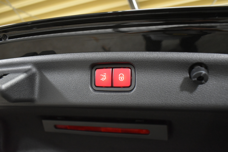 メルセデスベンツ Cクラス C220d AVG AMGﾗｲﾝ ﾚｻﾞｰｴｸｽｸﾙｰｼﾌﾞ ﾍﾞｰｼｯｸP ﾚｰﾀﾞｰｾｰﾌﾃｨP  ISG搭載 ﾊﾟﾉﾗﾏｻﾝR ﾋｰﾀｰ黒革 ﾌﾞﾙﾒS ACC BSM Lﾁｪﾝｼﾞ AMGｴｱﾛ18AW 電動ｹﾞｰﾄ ﾍｯﾄﾞｱｯﾌﾟD ｷｰGO MBUXﾅﾋﾞ360ｶﾒﾗ 2年保証
