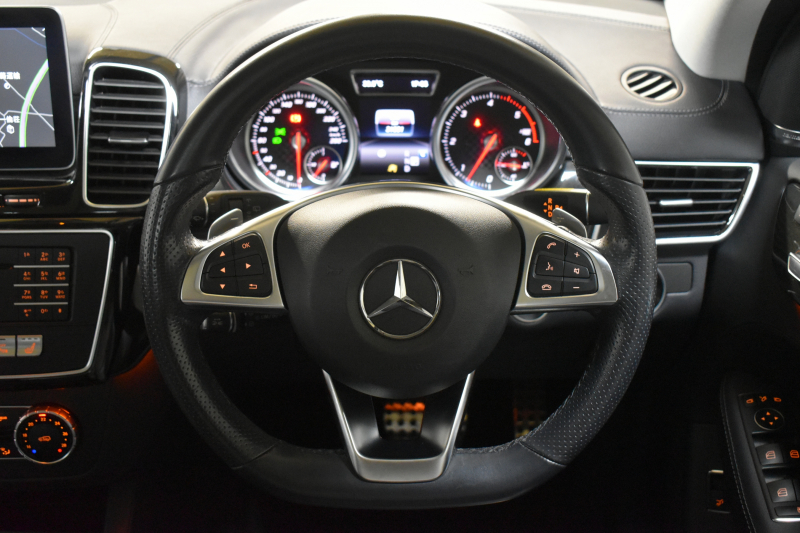 メルセデスベンツ GLE GLE350d 4ﾏﾁｯｸ ｽﾎﾟｰﾂ ﾚｰﾀﾞｰP 3.0ℓV型6気筒ﾀｰﾎﾞ 全席ﾋｰﾀｰ黒革 ﾊﾟﾉﾗﾏｻﾝﾙｰﾌ ﾊｰﾏﾝｶｰﾄﾞﾝ ﾃﾞｨｽﾄﾛ ﾌﾞﾗｲﾝﾄﾞｽﾎﾟｯﾄ ﾚｰﾝｷｰﾌﾟ AMGｴｱﾛ20AW ｻｲﾄﾞﾗﾝﾆﾝｸﾞﾎﾞｰﾄﾞ地ﾃﾞｼﾞﾅﾋﾞ360ｶﾒﾗ ﾊﾟｰｸﾄﾛ 2年保証