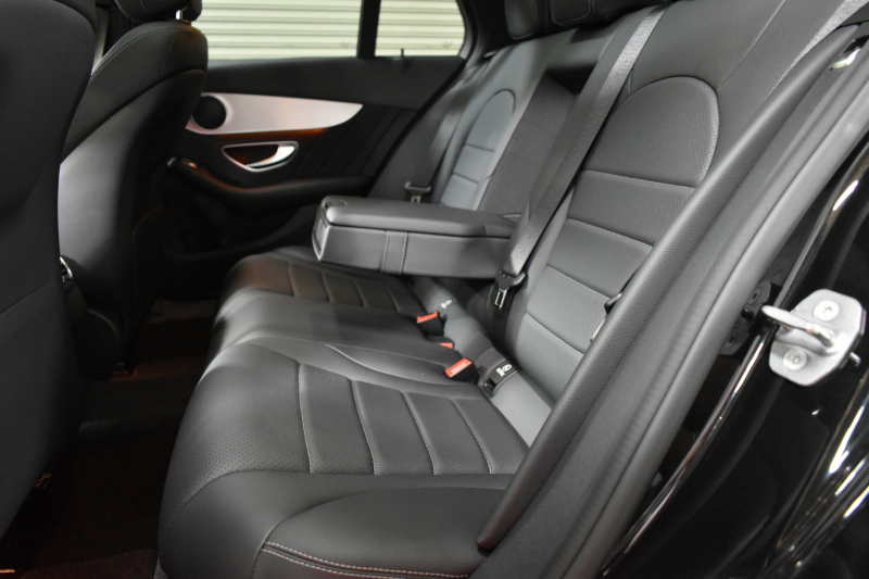 メルセデスベンツ Cクラス C180ﾜｺﾞﾝ ﾛｰﾚｳｽED ﾚｰﾀﾞｰｾｰﾌﾃｨP AMGﾗｲﾝ 特別仕様車 ﾊﾟﾉﾗﾏｻﾝﾙｰﾌ 革 AMGｴｱﾛ18AW ﾃﾞｨｽﾄﾛﾆｯｸ ﾌﾞﾗｲﾝﾄﾞｽﾎﾟｯﾄ ﾚｰﾝｷｰﾌﾟ ﾊﾟｰｷﾝｸﾞﾊﾟｲﾛｯﾄ ﾊﾟｰｸﾄﾛﾆｯｸ ｷｰﾚｽｺﾞｰ ﾅﾋﾞTV Bｶﾒﾗ ｵｰﾄﾃｰﾙｹﾞｰﾄ 2年保証