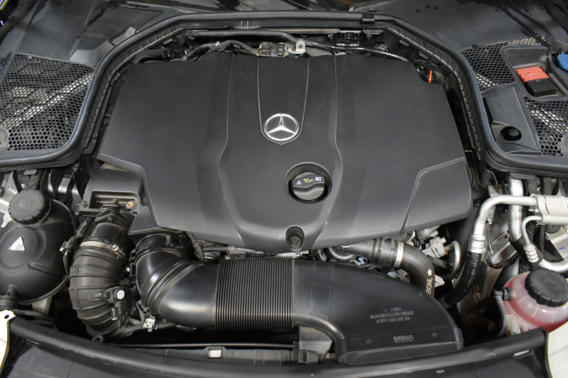 メルセデスベンツ Cクラス C220d ﾛｰﾚｳｽED ﾚｰﾀﾞｰｾｰﾌﾃｨP AMGﾗｲﾝ ﾍﾞｰｼｯｸP 特別仕様車  革 AMGｴｱﾛ18AW ｴｱｻｽ ﾃﾞｨｽﾄﾛﾆｯｸ ﾌﾞﾗｲﾝﾄﾞｽﾎﾟｯﾄ ﾚｰﾝｷｰﾌﾟ ﾊﾟｰｷﾝｸﾞﾊﾟｲﾛｯﾄ ﾊﾟｰｸﾄﾛﾆｯｸ ｷｰﾚｽｺﾞｰ ﾅﾋﾞTV Bｶﾒﾗ 2年保証