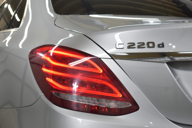 メルセデスベンツ Cクラス C220d ﾛｰﾚｳｽED ﾚｰﾀﾞｰｾｰﾌﾃｨP AMGﾗｲﾝ ﾍﾞｰｼｯｸP 特別仕様車  革 AMGｴｱﾛ18AW ｴｱｻｽ ﾃﾞｨｽﾄﾛﾆｯｸ ﾌﾞﾗｲﾝﾄﾞｽﾎﾟｯﾄ ﾚｰﾝｷｰﾌﾟ ﾊﾟｰｷﾝｸﾞﾊﾟｲﾛｯﾄ ﾊﾟｰｸﾄﾛﾆｯｸ ｷｰﾚｽｺﾞｰ ﾅﾋﾞTV Bｶﾒﾗ 2年保証