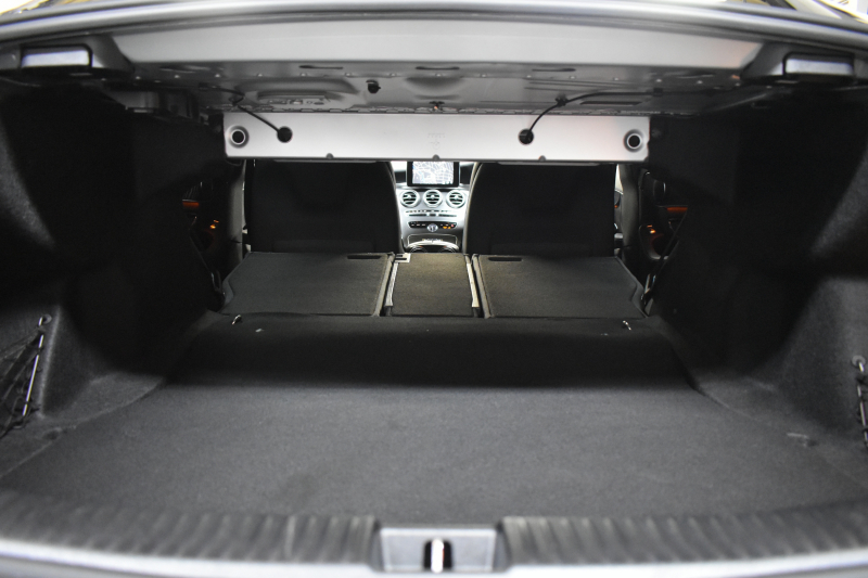 メルセデスベンツ Cクラス C220d ﾛｰﾚｳｽED ﾚｰﾀﾞｰｾｰﾌﾃｨP AMGﾗｲﾝ ﾍﾞｰｼｯｸP 特別仕様車  革 AMGｴｱﾛ18AW ｴｱｻｽ ﾃﾞｨｽﾄﾛﾆｯｸ ﾌﾞﾗｲﾝﾄﾞｽﾎﾟｯﾄ ﾚｰﾝｷｰﾌﾟ ﾊﾟｰｷﾝｸﾞﾊﾟｲﾛｯﾄ ﾊﾟｰｸﾄﾛﾆｯｸ ｷｰﾚｽｺﾞｰ ﾅﾋﾞTV Bｶﾒﾗ 2年保証