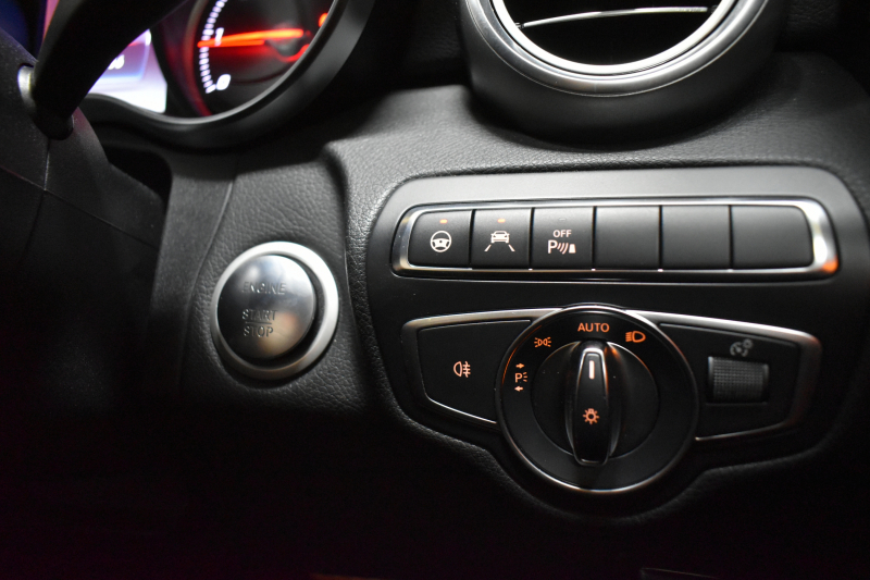 メルセデスベンツ Cクラス C220d ﾛｰﾚｳｽED ﾚｰﾀﾞｰｾｰﾌﾃｨP AMGﾗｲﾝ ﾍﾞｰｼｯｸP 特別仕様車  革 AMGｴｱﾛ18AW ｴｱｻｽ ﾃﾞｨｽﾄﾛﾆｯｸ ﾌﾞﾗｲﾝﾄﾞｽﾎﾟｯﾄ ﾚｰﾝｷｰﾌﾟ ﾊﾟｰｷﾝｸﾞﾊﾟｲﾛｯﾄ ﾊﾟｰｸﾄﾛﾆｯｸ ｷｰﾚｽｺﾞｰ ﾅﾋﾞTV Bｶﾒﾗ 2年保証