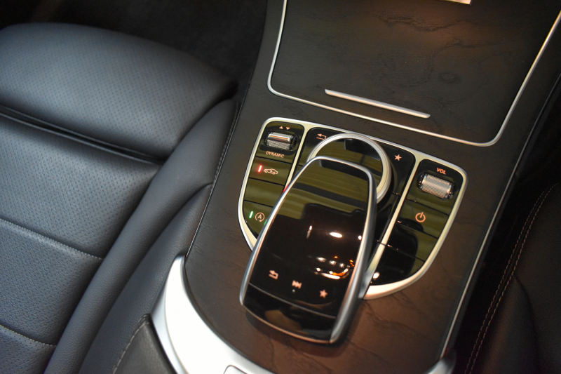 メルセデスベンツ Cクラス C220d ﾛｰﾚｳｽED ﾚｰﾀﾞｰｾｰﾌﾃｨP AMGﾗｲﾝ ﾍﾞｰｼｯｸP 特別仕様車  革 AMGｴｱﾛ18AW ｴｱｻｽ ﾃﾞｨｽﾄﾛﾆｯｸ ﾌﾞﾗｲﾝﾄﾞｽﾎﾟｯﾄ ﾚｰﾝｷｰﾌﾟ ﾊﾟｰｷﾝｸﾞﾊﾟｲﾛｯﾄ ﾊﾟｰｸﾄﾛﾆｯｸ ｷｰﾚｽｺﾞｰ ﾅﾋﾞTV Bｶﾒﾗ 2年保証